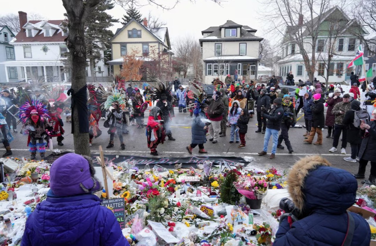 Proteste masive în Minneapolis împotriva unei împușcături mortale  