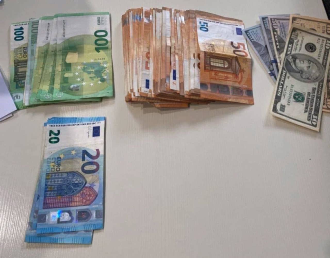 Angajări fictive și achiziții trucate la Centrul de  Medicină „Raisa Pacalo”: Directoarea instituției și alți trei angajați, reținuți