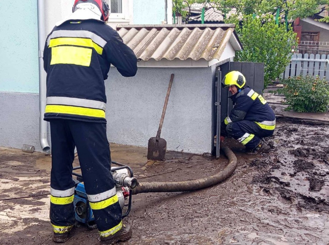 Digul iazului din Hârjauca a cedat și a provocat inundații: 13 localități fără energie electrică în urma ploilor din 22 mai