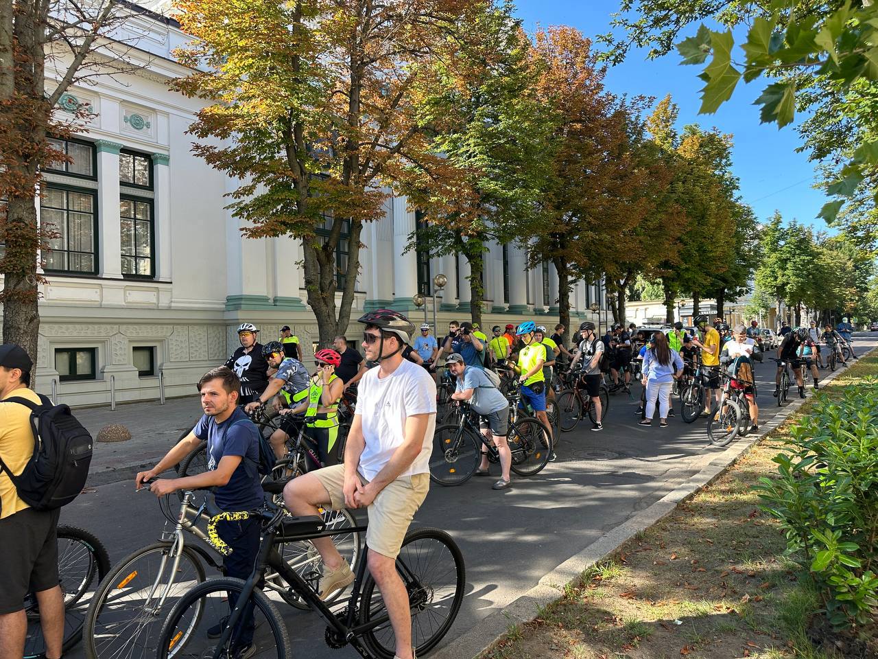 Pe două roți, cu voie bună: Velo Road a animat străzile Chișinăului