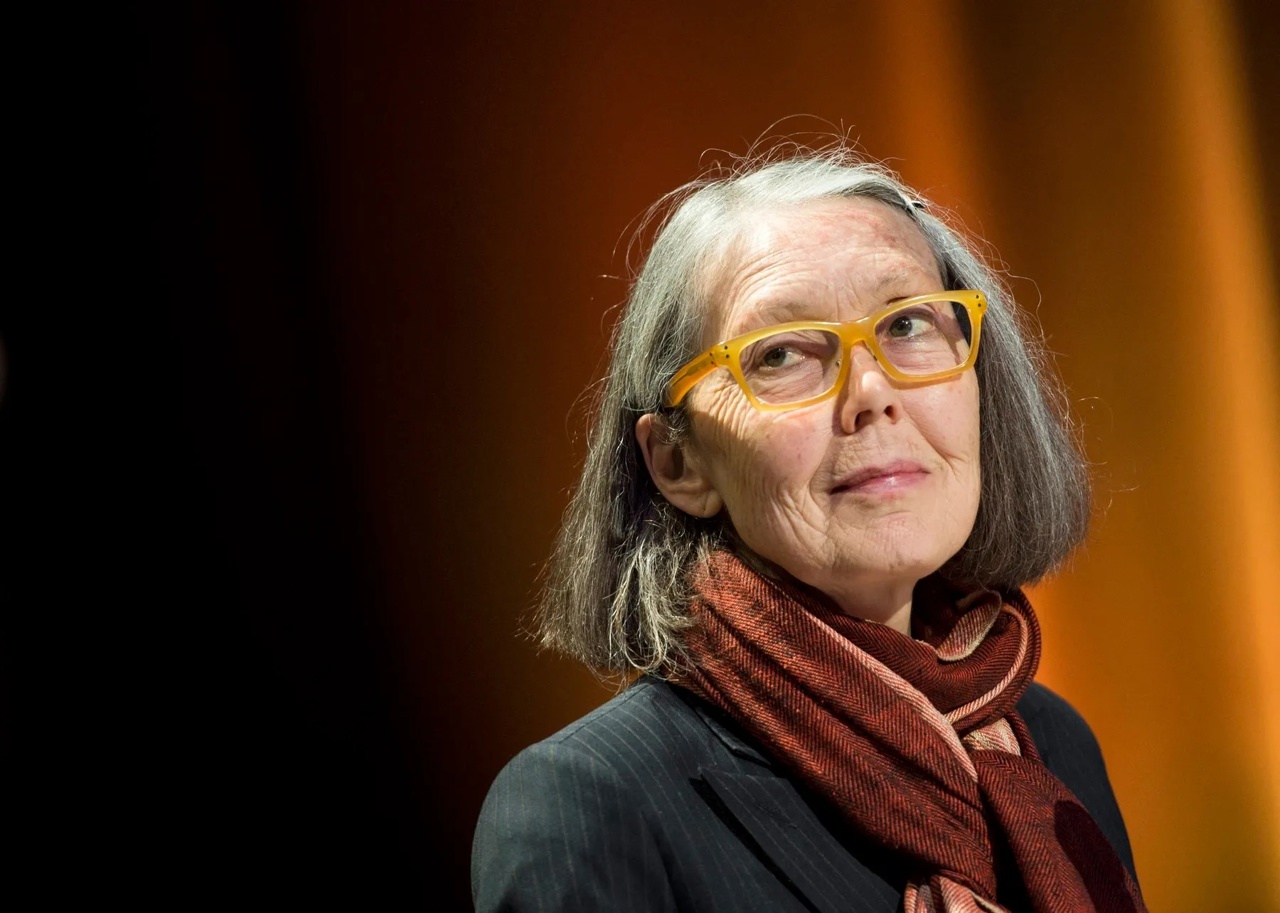 A reinventat literatura inspirându-se din Grecia antică. Anne Carson, laureata Nobelului pentru Literatură