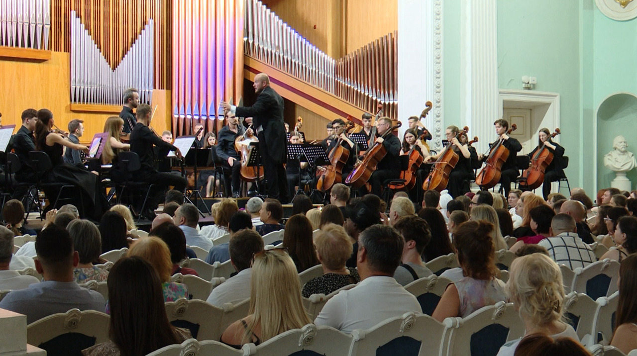 Britanicul Benjamin Ellin a dirijat la Chișinău un concert special dedicat lui Beethoven