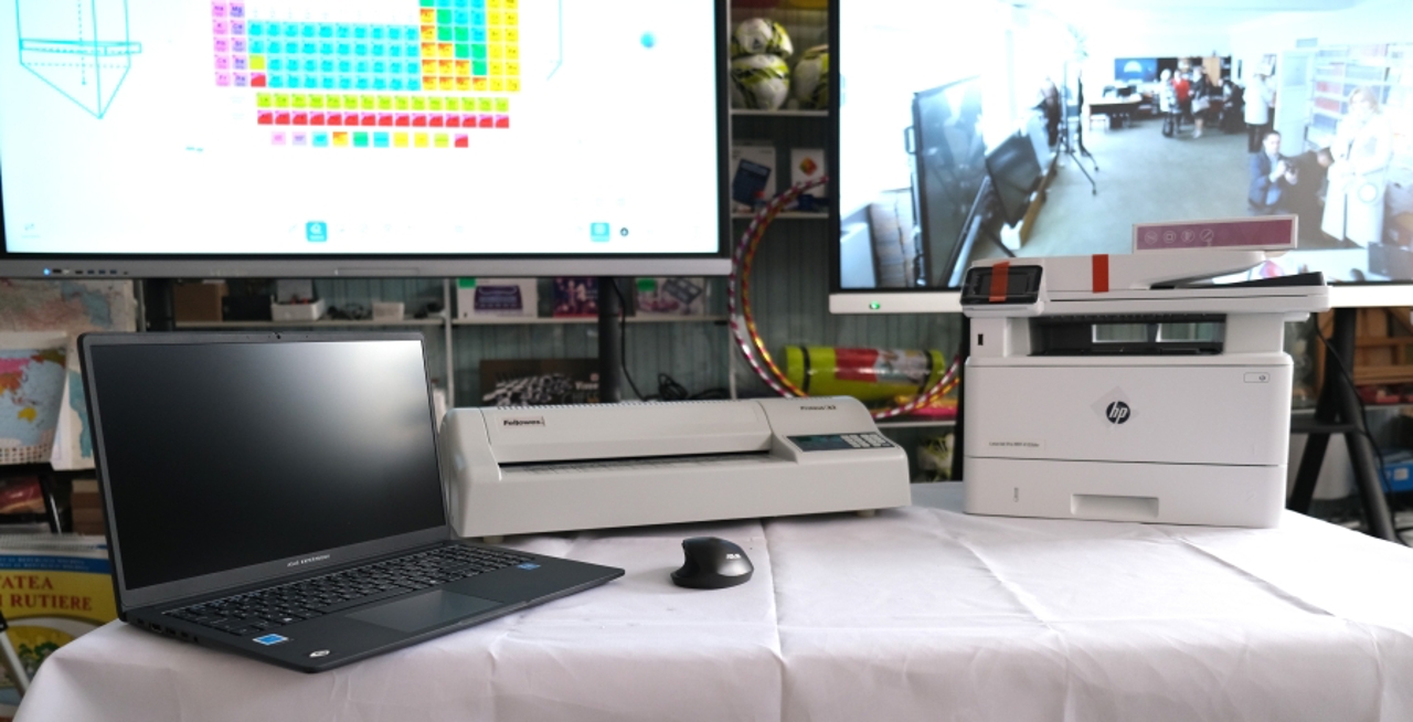 Tehnologii digitale în valoare de 15.5 milioane de lei, instalate în 290 de școli și grădinițe din R. Moldova