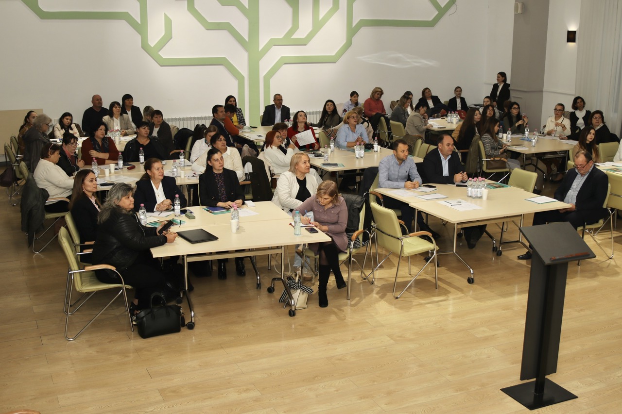 Two thousand farmers in the Republic of Moldova will receive agricultural equipment essential for protecting their crops from droughts, hail, and heatwaves