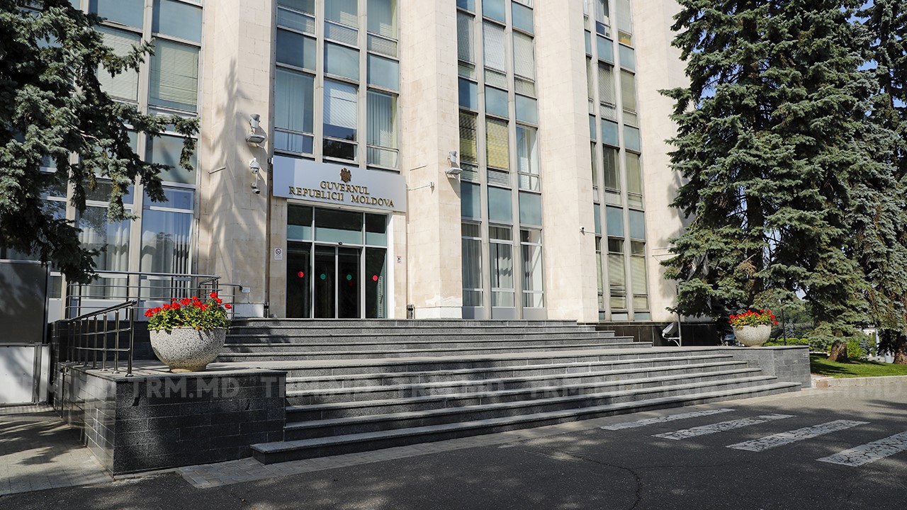 Schimbări la conducerea a trei instituții, aprobate de Guvern