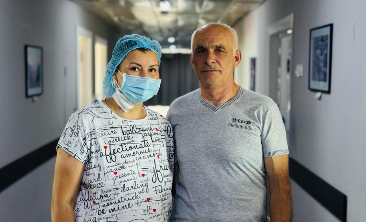 Fiică salvată după ce tatăl i-a donat un rinichi: transplant realizat cu succes la SCR „Timofei Moșneaga”