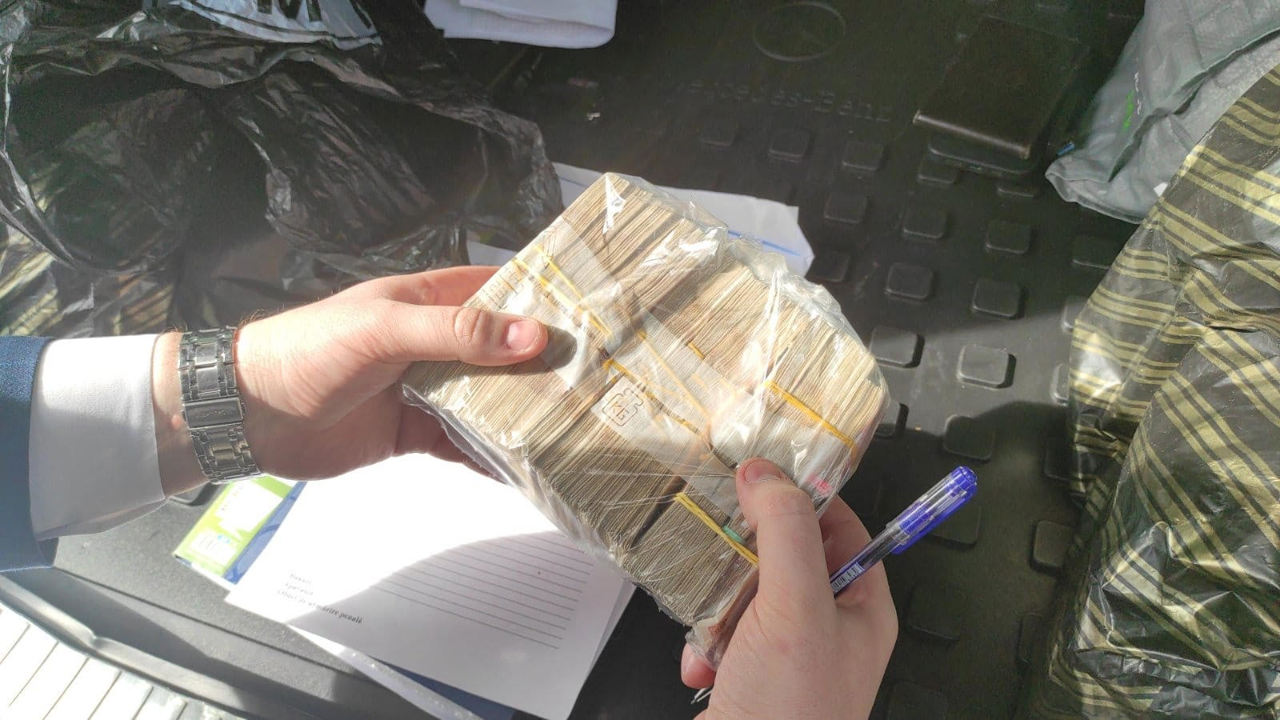 Finanțarea ilegală a partidului Șor: Peste 4,5 milioane de lei, ridicați în urma perchezițiilor