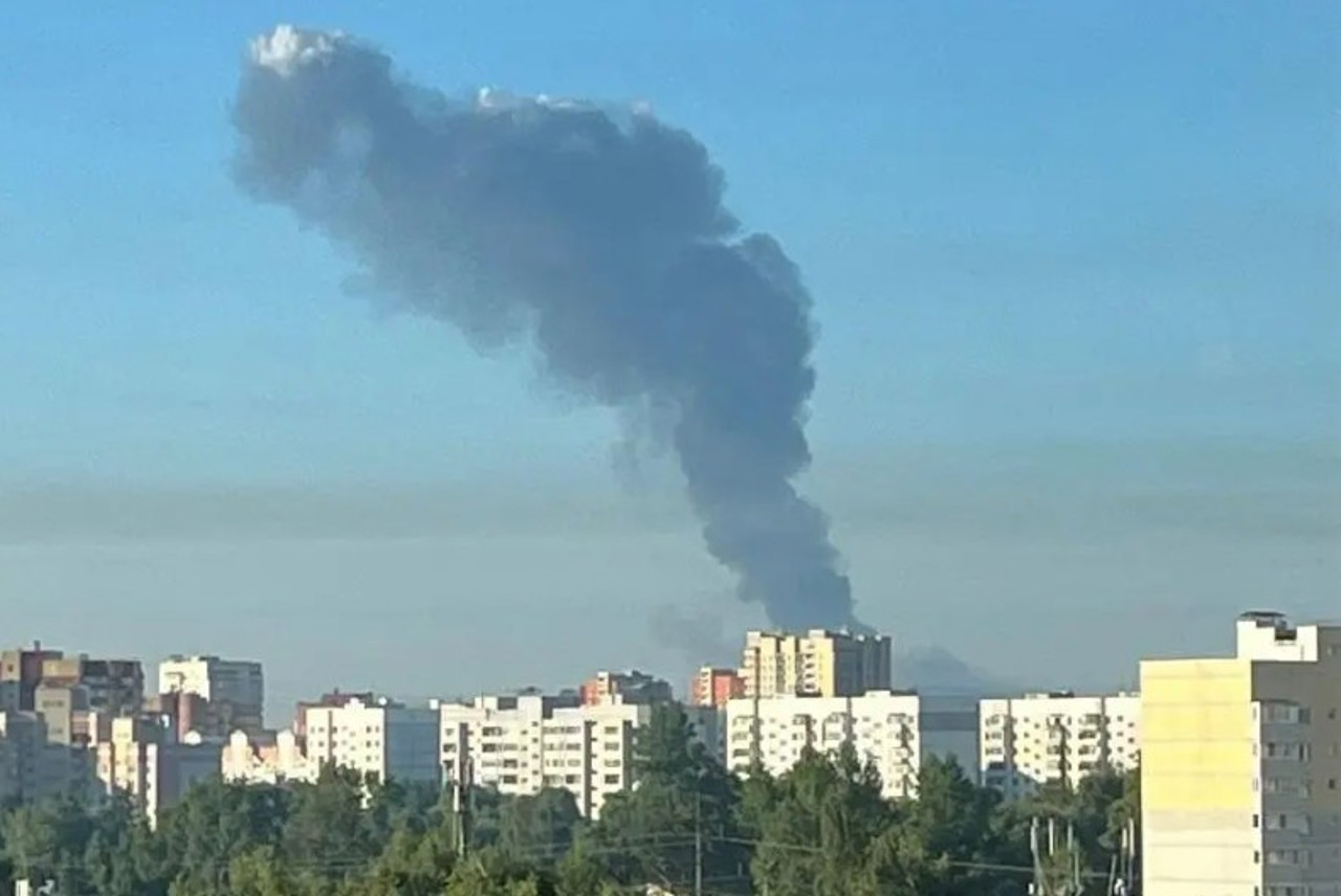 Dronele ucrainene au lovit două rafinării de petrol în Rusia: Restricții de trafic spre Moscova