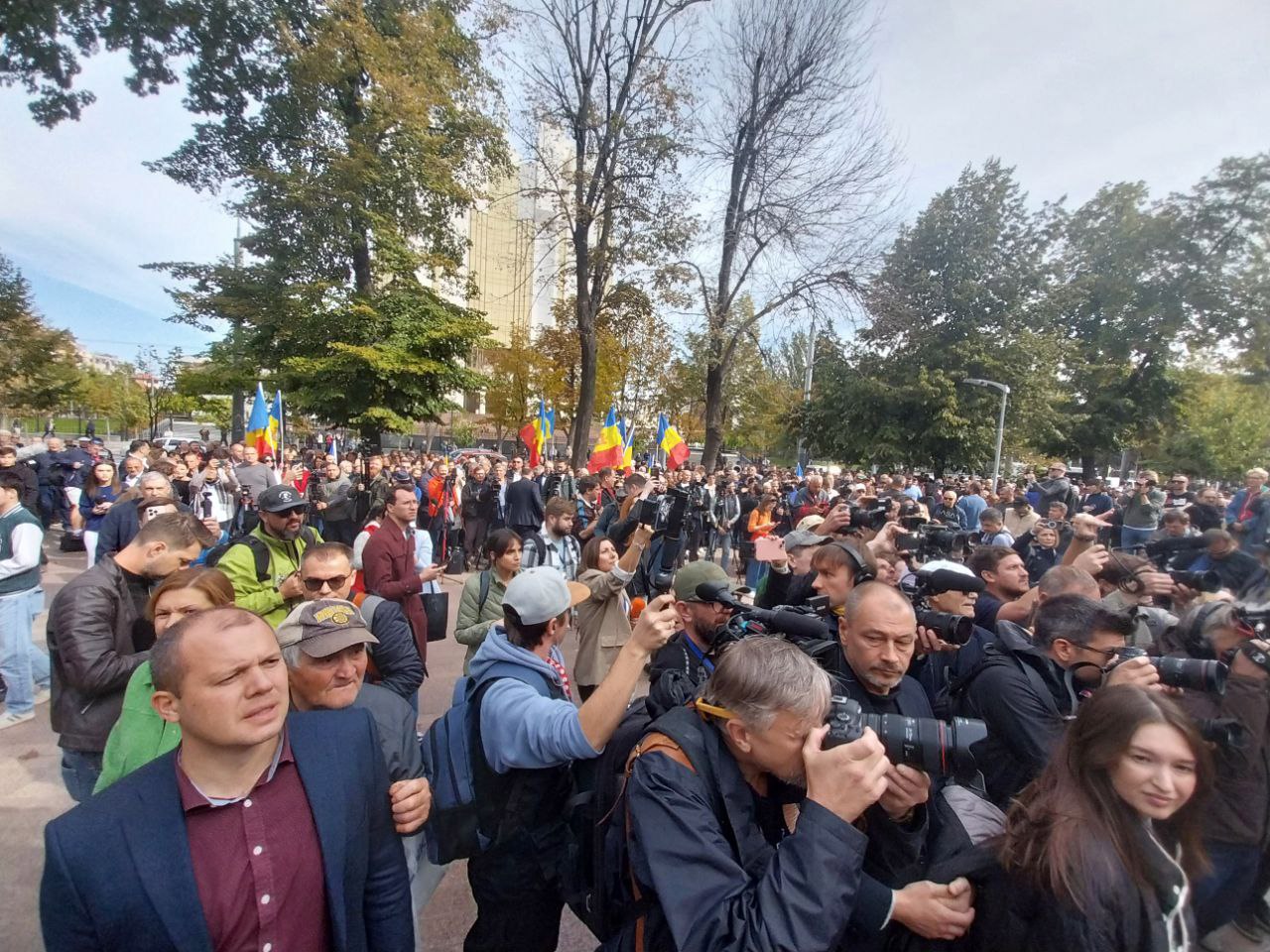 VIDEO // Provocatori din regiunea transnistreană, la protestul Blocului „Patriotic”: 31 de persoane documentate de poliție