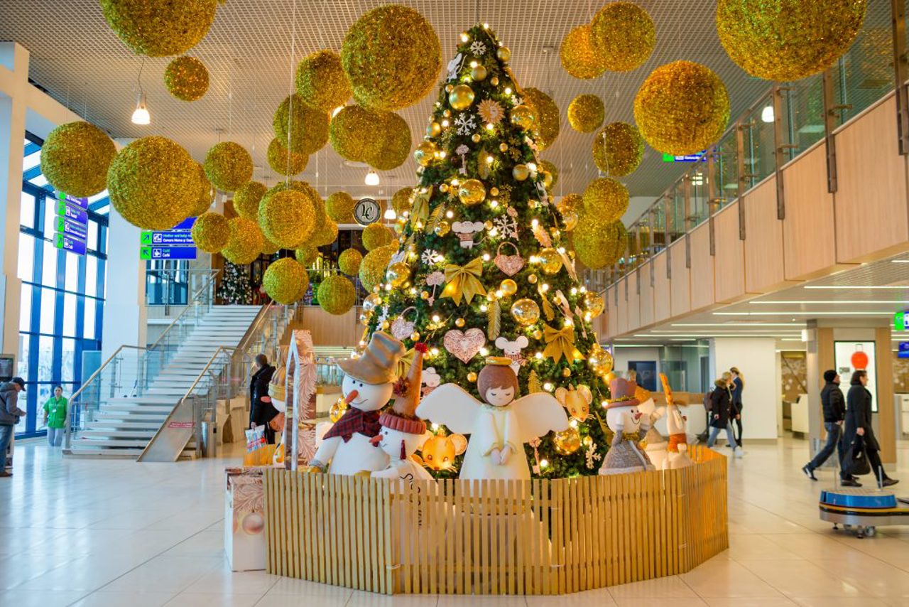 Молдаване возвращаются домой на праздники. Пассажиропоток в Кишиневском международном аэропорту увеличился на 20%