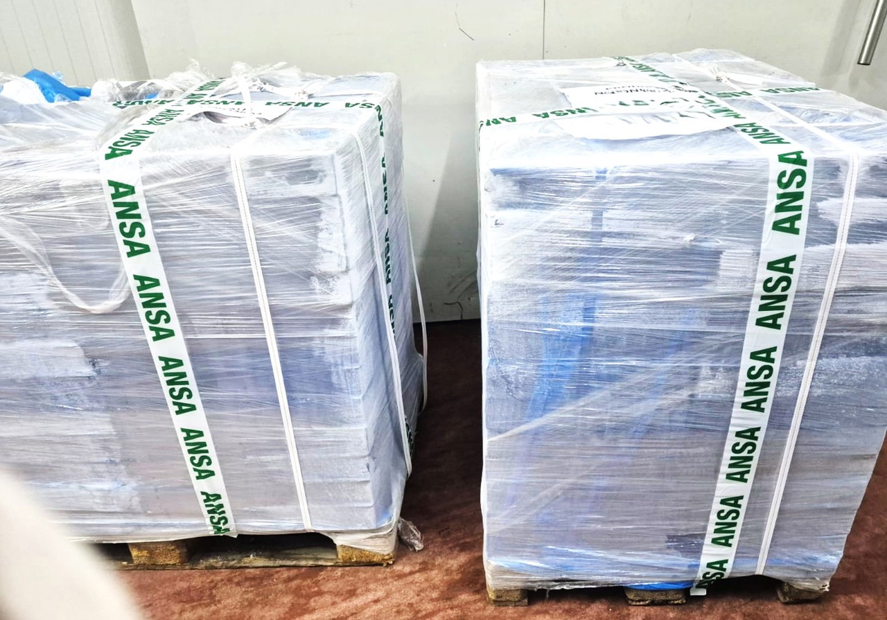 Peste două tone de carne de pui, reținute de autorități: produsele, periculoase pentru consum