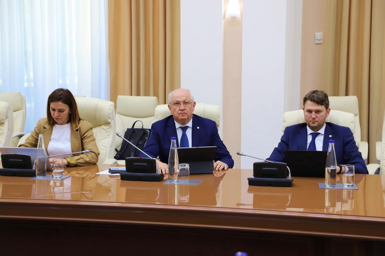 Întâlnire cu agricultorii la Guvern. Premierul Munteanu: „M-am convins că nu cer lucruri imposibile”