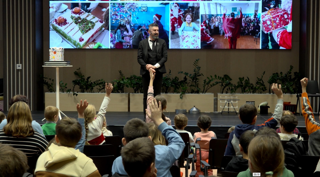 Magie, clovni și emoții: Crăciun cu suflet pentru copiii din familii vulnerabile