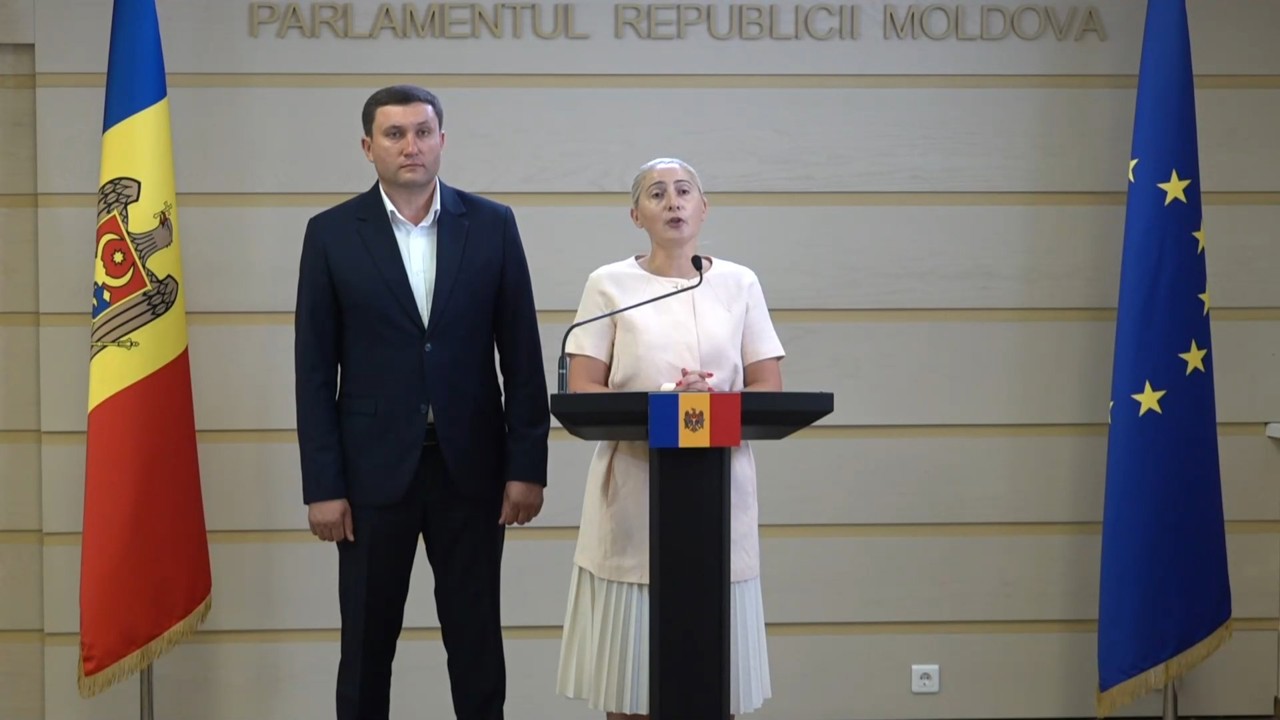 PSRM solicită majorarea cu 30% a salariilor profesorilor și acordarea unei indemnizații de 1.000 de lei pentru elevi