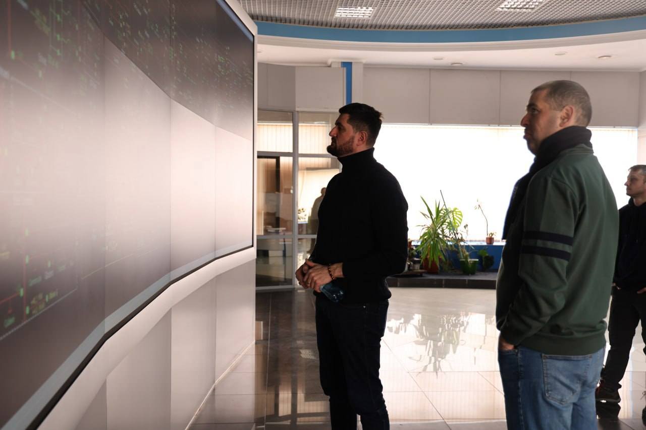 FOTO, VIDEO | Pană de curent în R. Moldova. Se lucrează la restabilirea unei linii de 400 kV afectată de condițiile meteo 