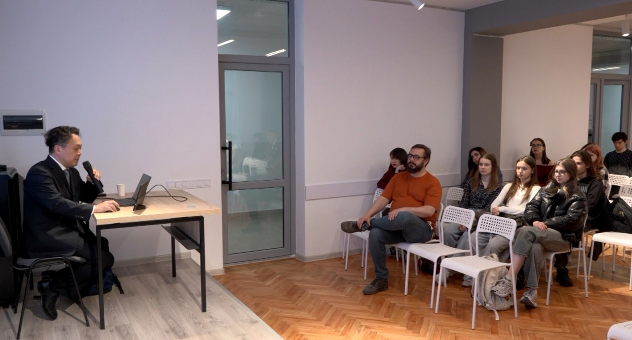 Oportunitate rară pentru studenții de la UTM. Au fost instruiți de un renumit profesor japonez  