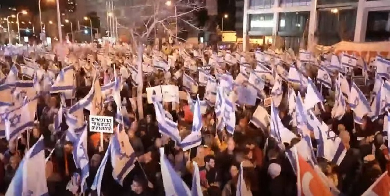 Mii de persoane au manifestat la Tel Aviv față de reforma judiciară a guvernului Netanyahu