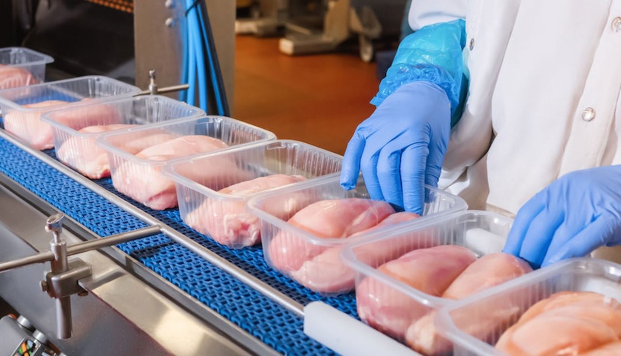 Rusia elimina taxele la import pentru carnea de pui congelat  în ideea de a coborî prețurile