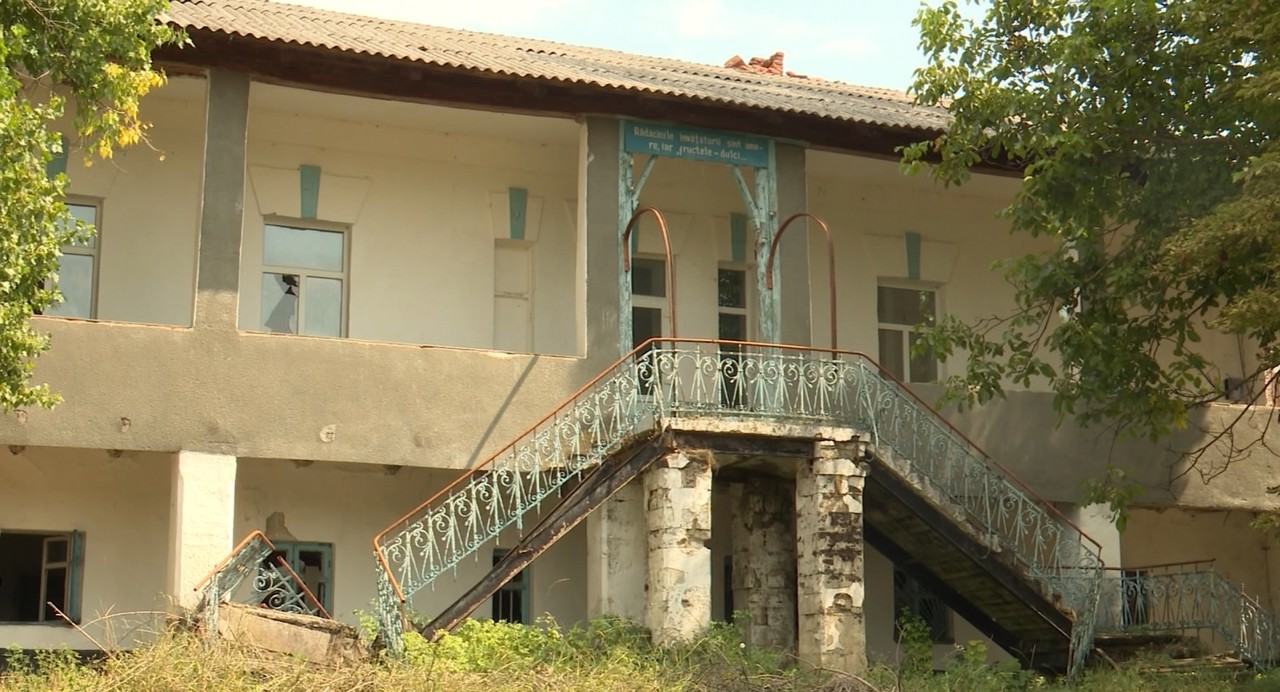 Din școală părăsită în centru cultural: Conacul din Negrești va fi reabilitat din fonduri europene