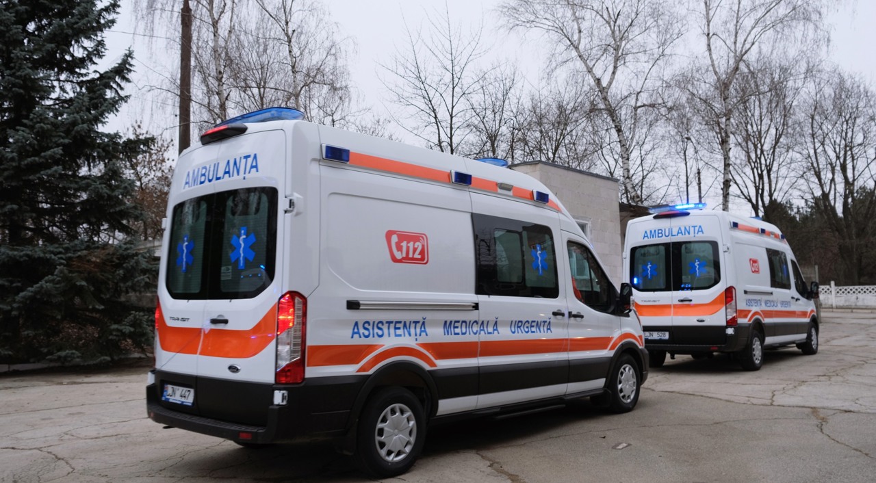 24 de ambulanțe noi au fost repartizate echipelor de asistență medicală urgentă din Republica Moldova