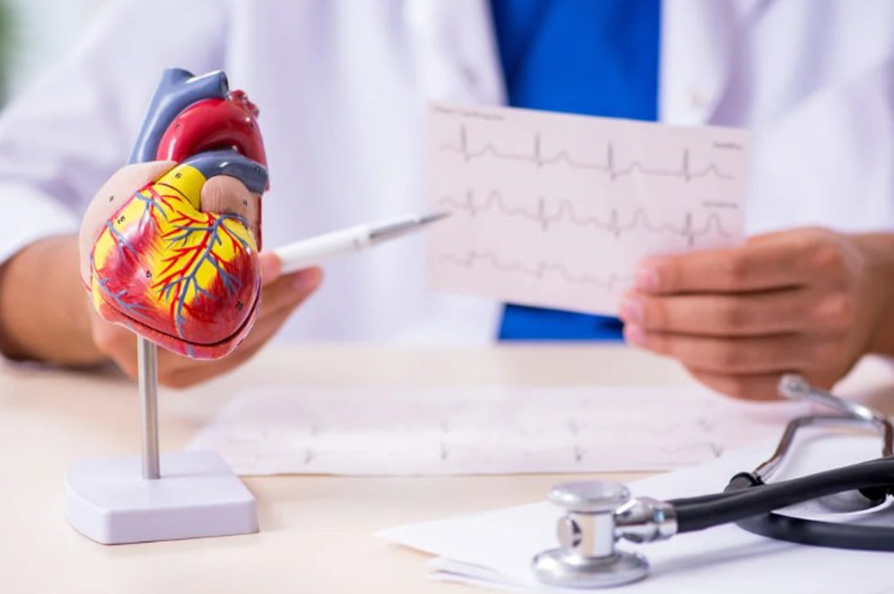 Bolile cardiovasculare, principala cauză de deces. Alimentația nesănătoasă, sedentarismul și stresul, printre factorii de risc   