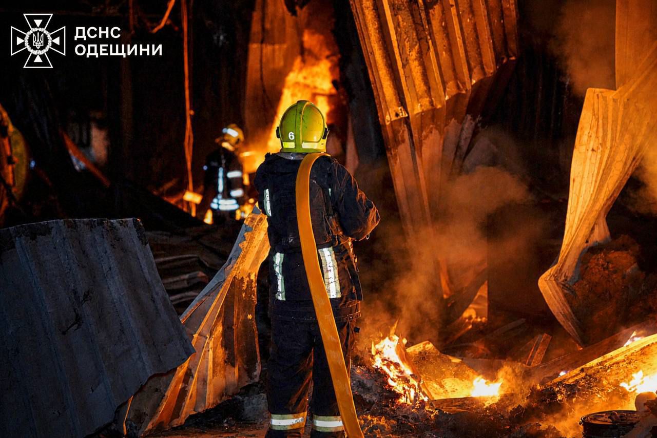 Ucraina, atacată cu 268 de drone și o rachetă balistică în noaptea de 3 mai: Morți la Odesa și Herson