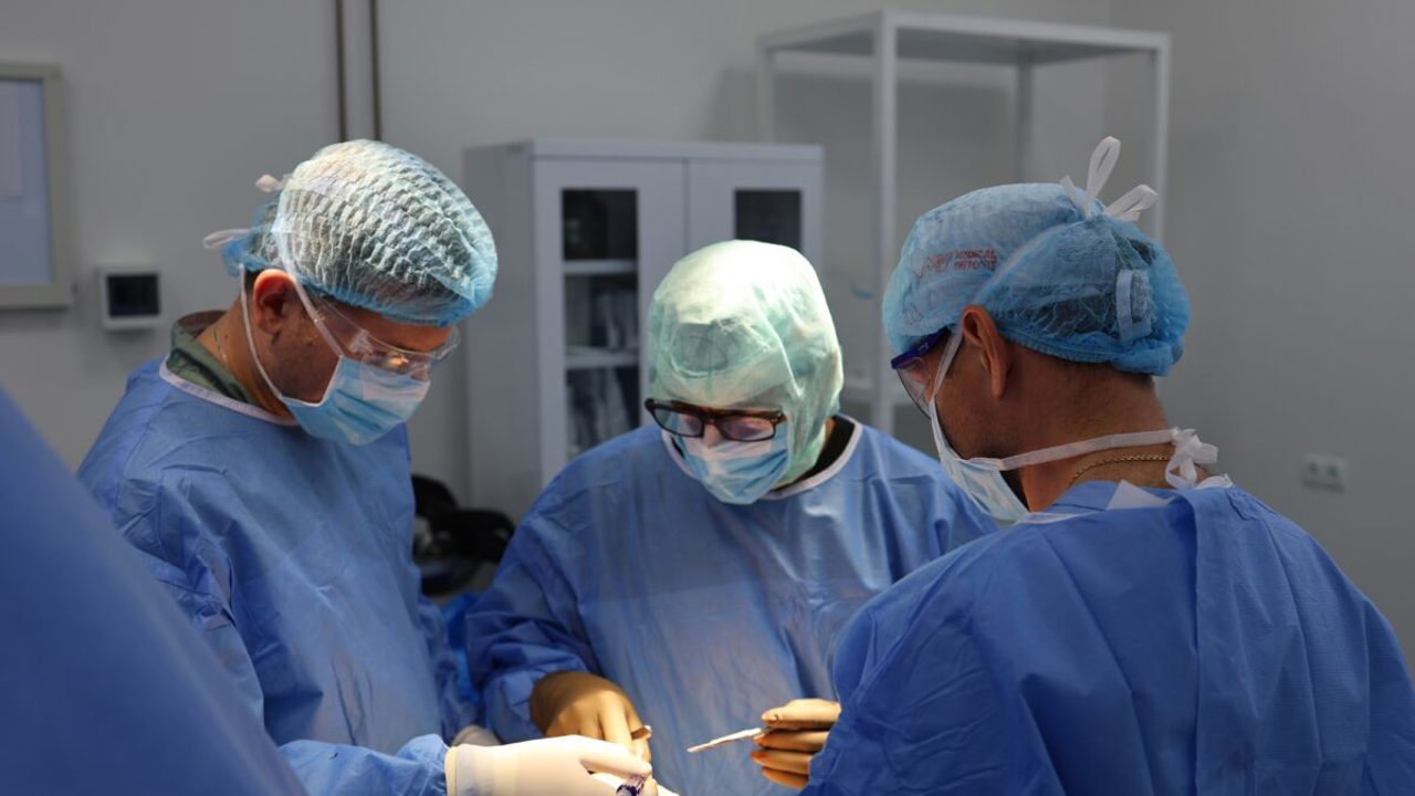 Soluție medicală de nivel european la Chișinău: Cazurile complexe de reconstrucție a șoldului pot fi tratate cu sistemul MUTARS