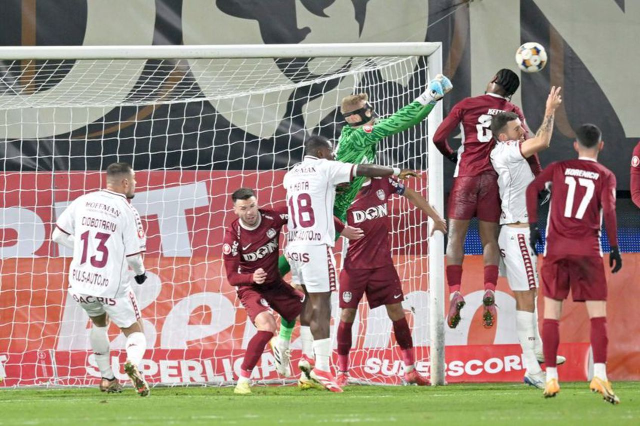 Superliga românească de fotbal: CFR Cluj a surclasat pe Rapid București 