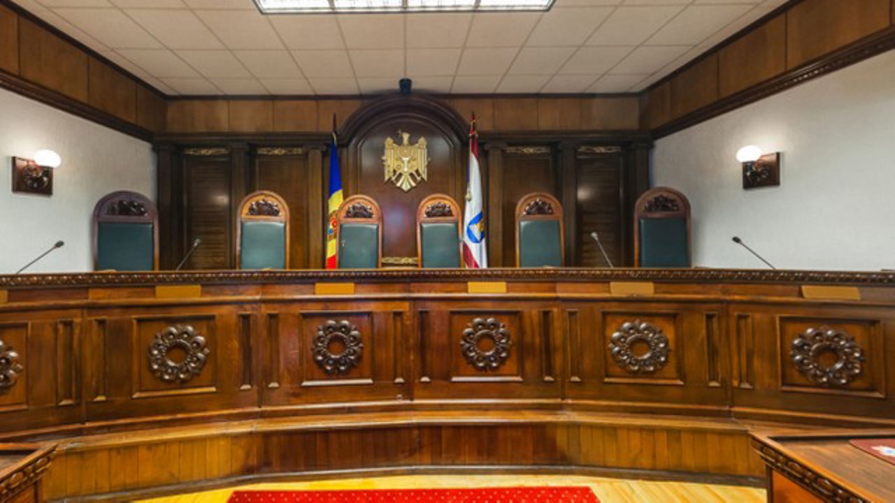 Состав пока не полный: правительство и парламент определились с судьями КС, ВСМ просит высказаться о кандидате