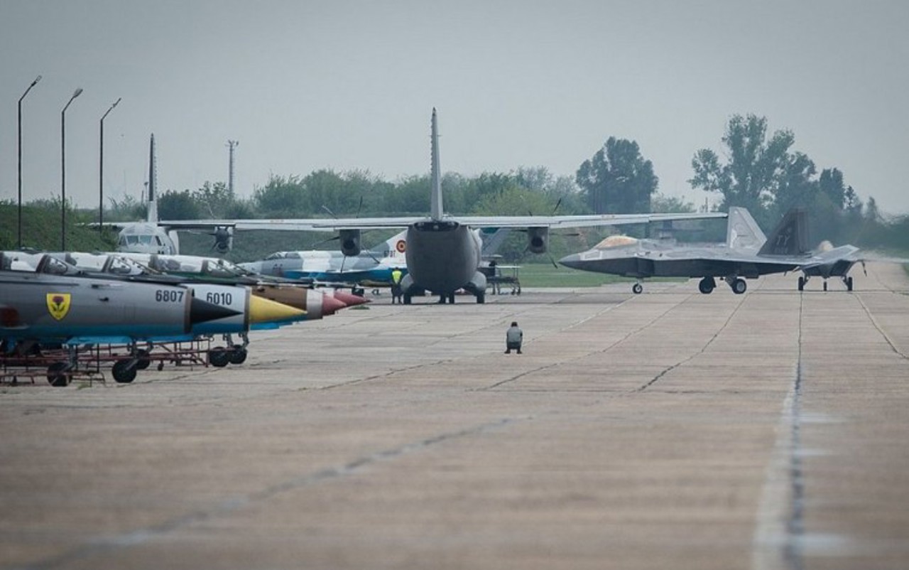 Forțe NATO remaniate pe Flancul Estic: Spania trimite avioane F-18 în România, iar Italia preia misiunea din Lituania