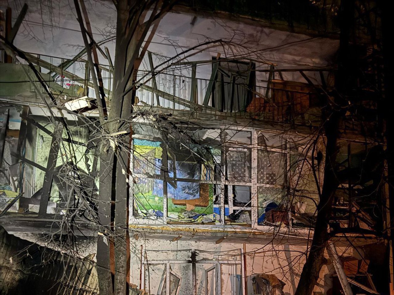 Bombardamentele rusești în Ucraina continuă să facă victime: cinci persoane au murit, iar 17 au fost rănite