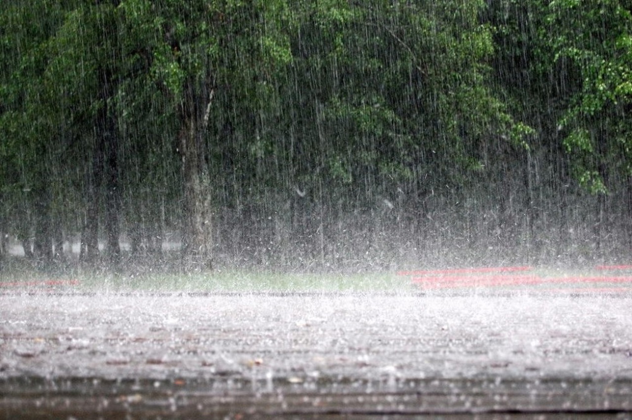 После нескольких дней жаркой погоды в Молдову возвращаются дожди 