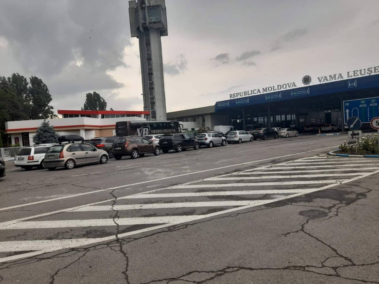 Trafic intensiv de autoturisme în PTF Leușeni-Albița