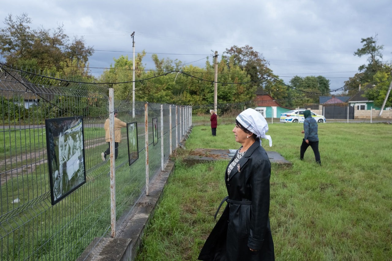 Over 200 digitized photographs from Cosăuți are on display in the village center