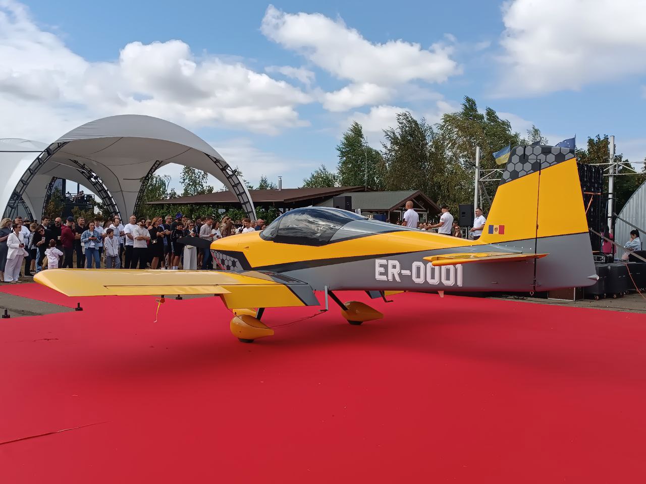 Primul avion construit integral în R. Moldova a fost lansat pe aerodromul de la Vadul lui Vodă