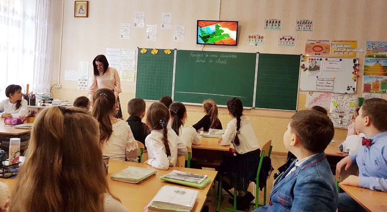 Cele mai bune cadre didactice vor fi premiate în finala Concursului „Pedagogul anului”