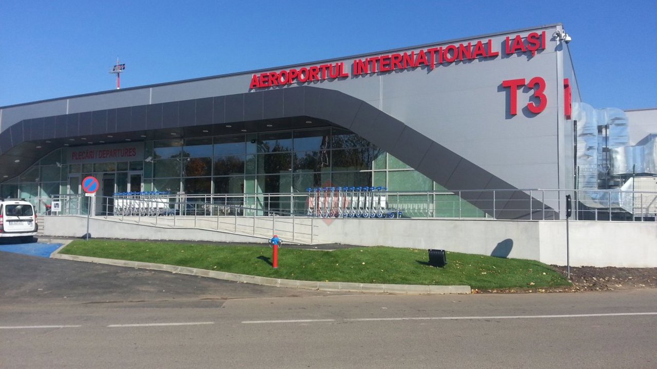 Travelers do not have access to the Iasi Airport by car as of today