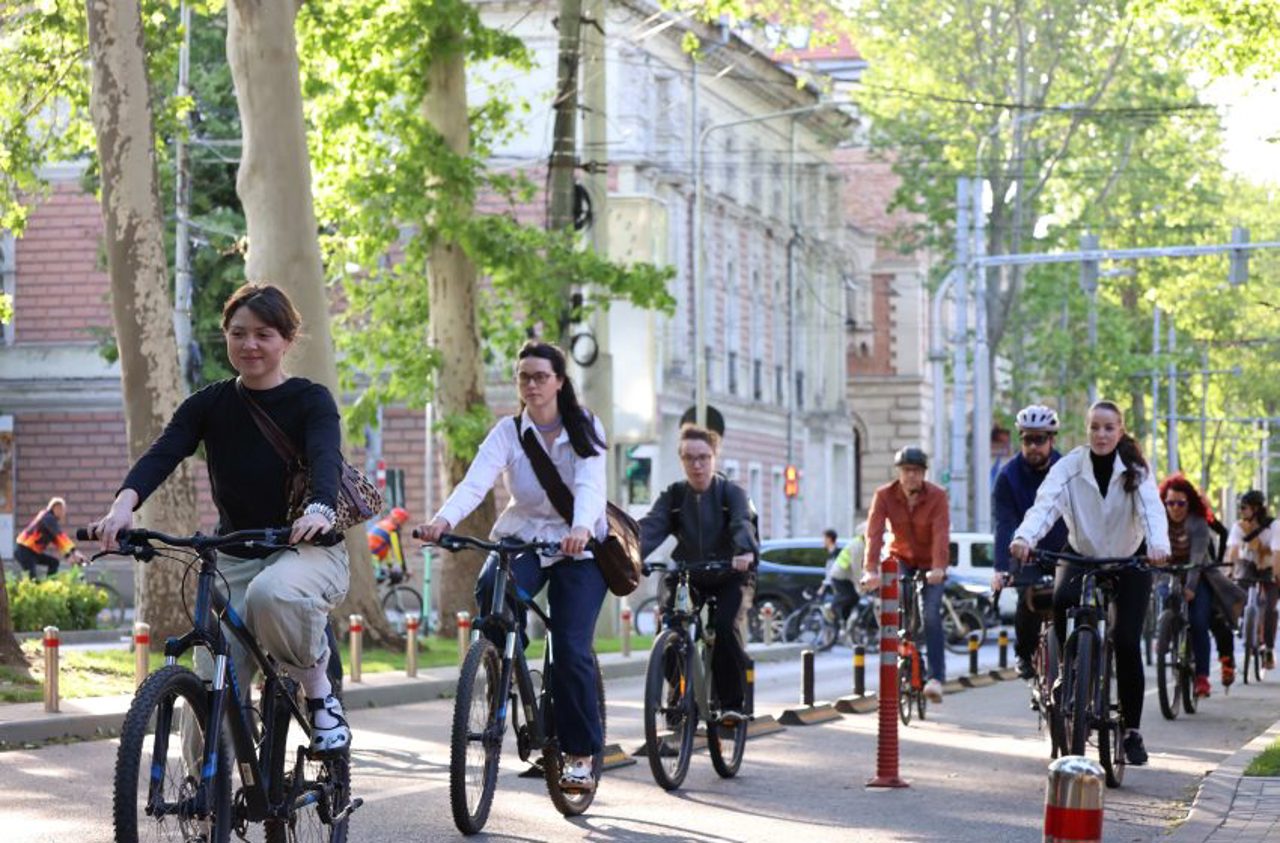 Activist civic: „Chișinăuienii aleg tot mai mult trotinetele și bicicletele, dar pistele sigure lipsesc din Chișinău”