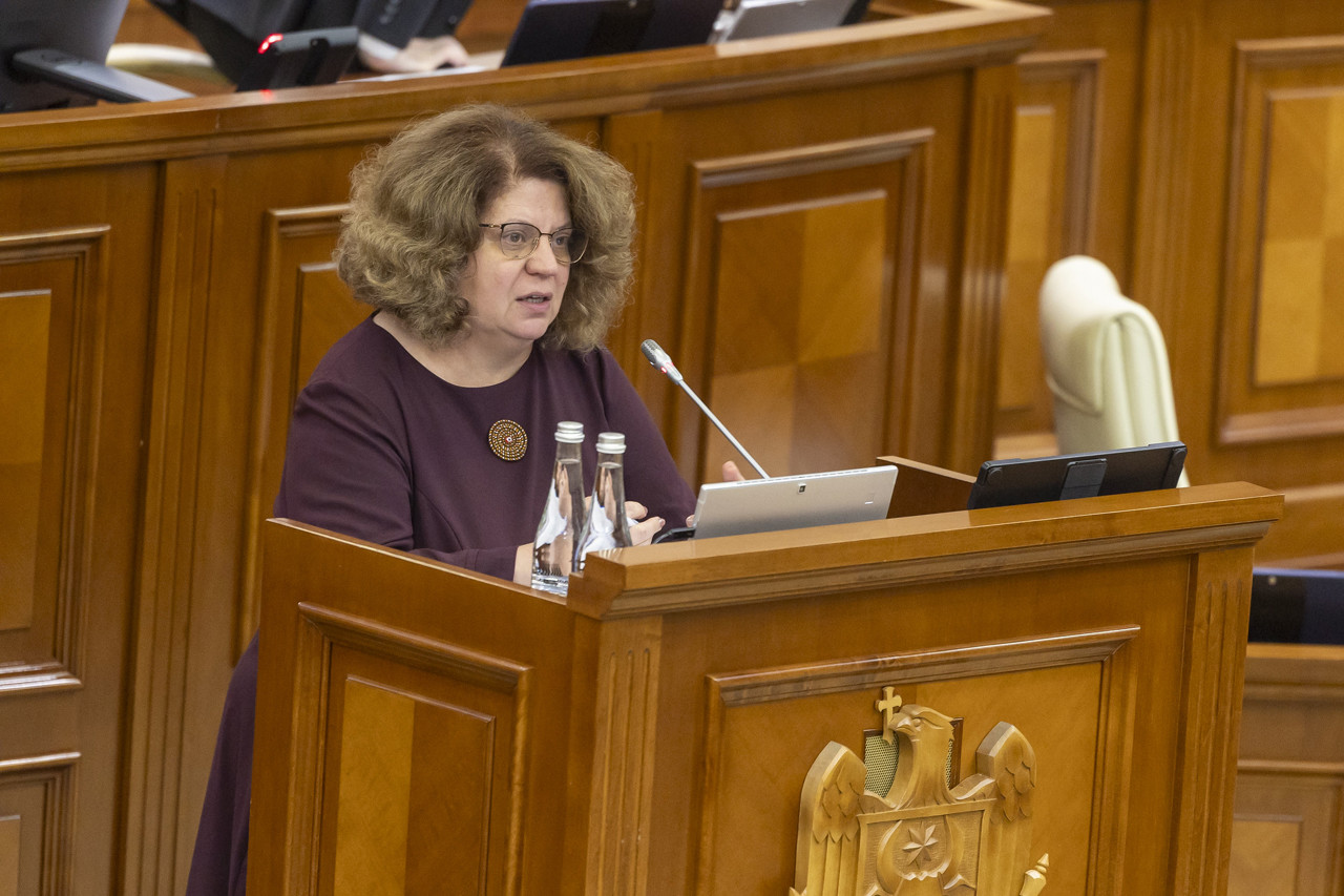 Parlamentul votează modificări la Codul serviciilor media: Reguli noi pentru furnizorul de la Comrat