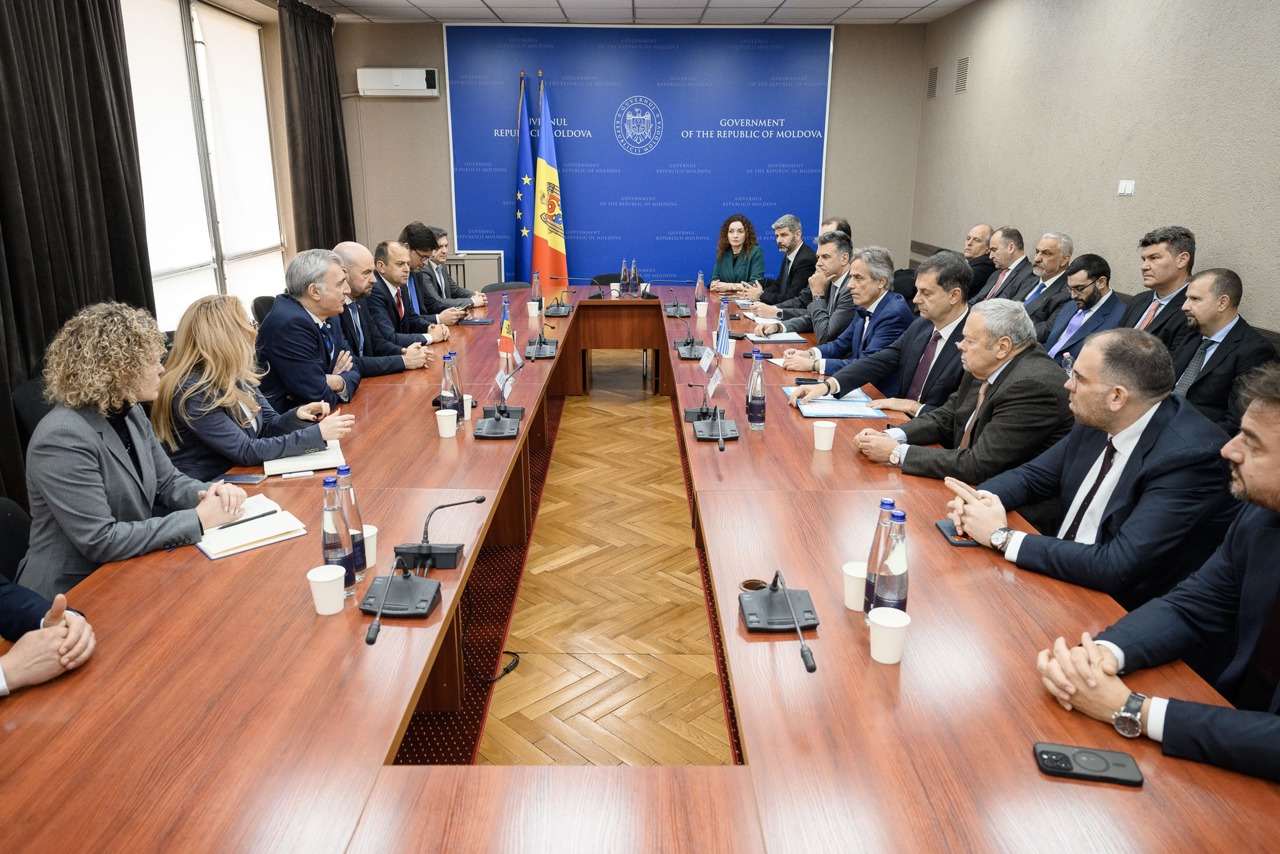 Investiții elene în R. Moldova: drumuri, căi ferate și energie regenerabilă pe agenda bilaterală