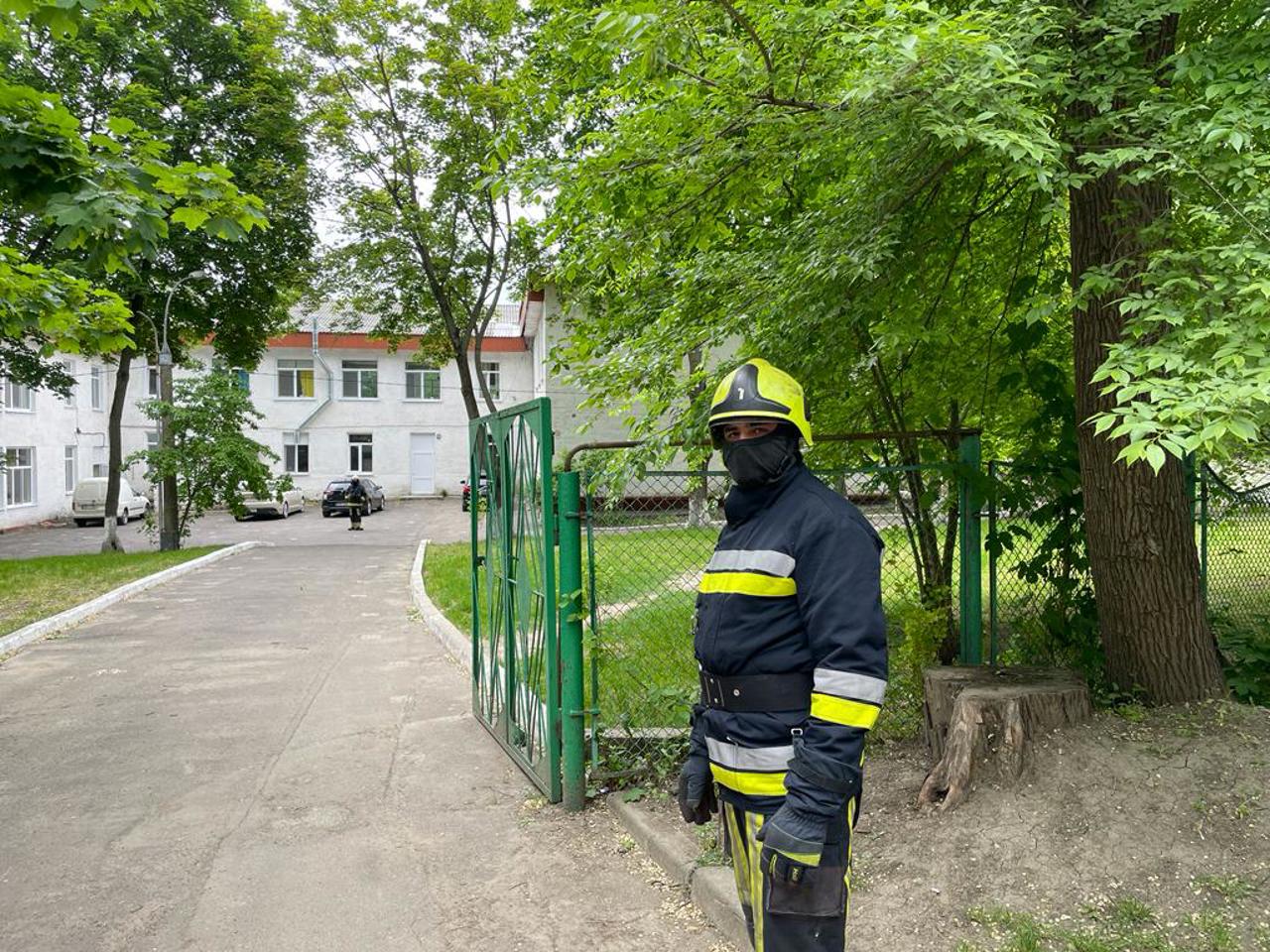 Incendiu într-un liceu din capitală. Salvatorii au intervenit în cel mai scurt timp