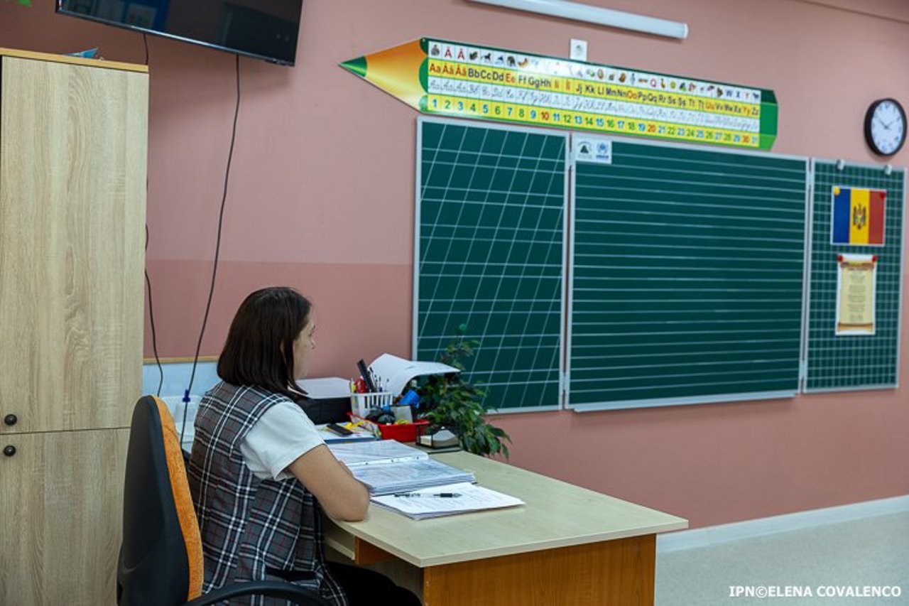 Ministerul Educației va oferi sprijin financiar profesorilor care aleg să predea limba română în școlile din Găgăuzia