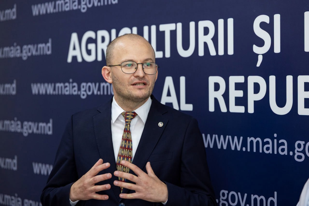 Demisie în Guvernul Tofan: Ministrul Agriculturii demisionează după controversele privind calitatea sa de membru al PDM