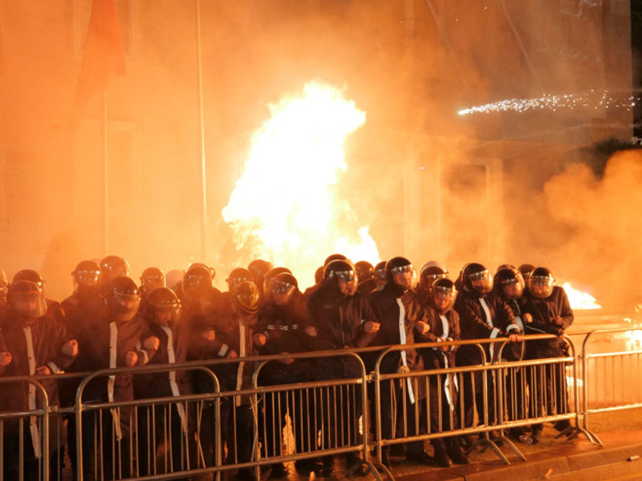 Mii de persoane au ieșit în stradă în Albania: au protestat împotriva Guvernului