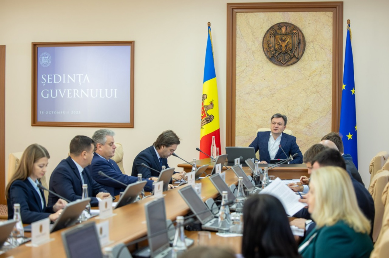 Guvernul alocă peste 750 de mii de lei pentru transportul bunurilor materiale în localitățile afectate de calamitățile din această vară