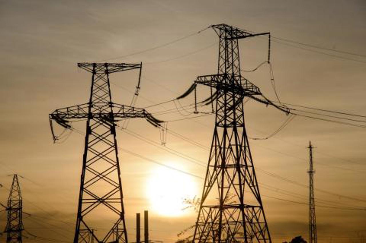Authorities urge public to cut electricity use amid expected power shortage between 9:00 p.m. and 11:00 p.m.