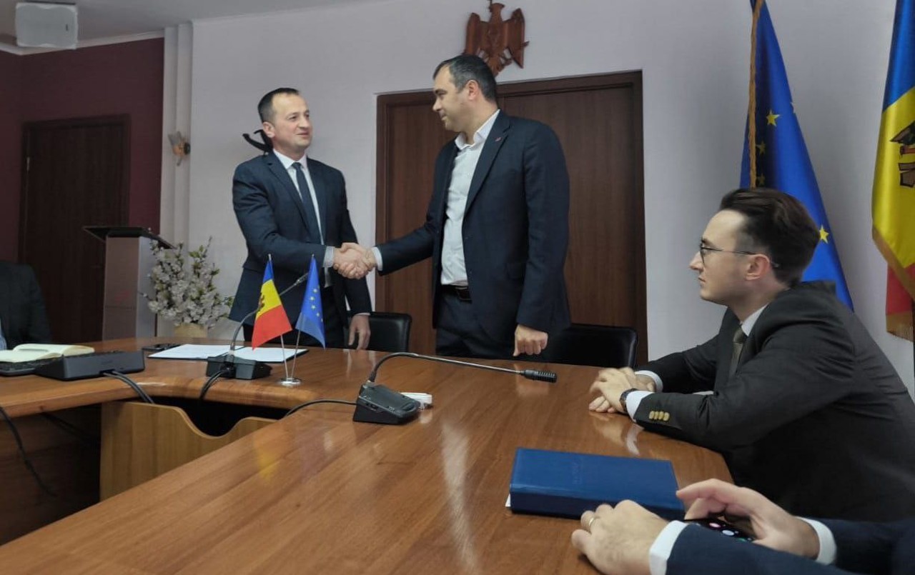 Sergiu Carmanschi își începe mandatul la „Moldelectrica”. Noul director a fost prezintat echipei