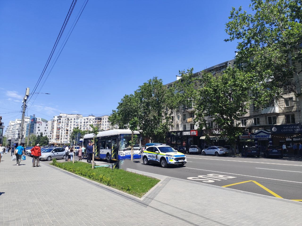 O persoană, lovită mortal de troleibuz pe bulevardul Decebal din capitală