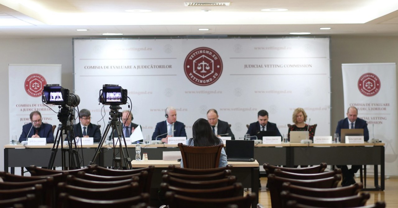 Trei din cei 16 judecători din completele anticorupție refuză să fie supuși vettingului