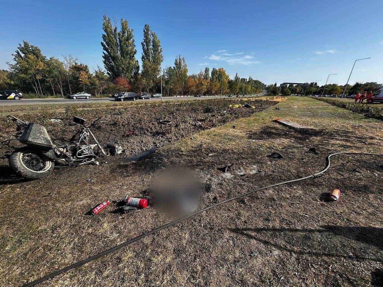 Accident grav la Chișinău: Două persoane au decedat în urma unei coliziuni între o motocicletă și o mașină de patrulare a poliției